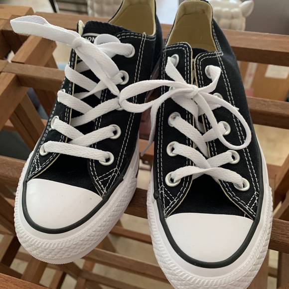 Brand new Black Chuck Taylor Converse - Picture 1 of 2